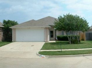 6111 Wall St, Arlington, TX 76018