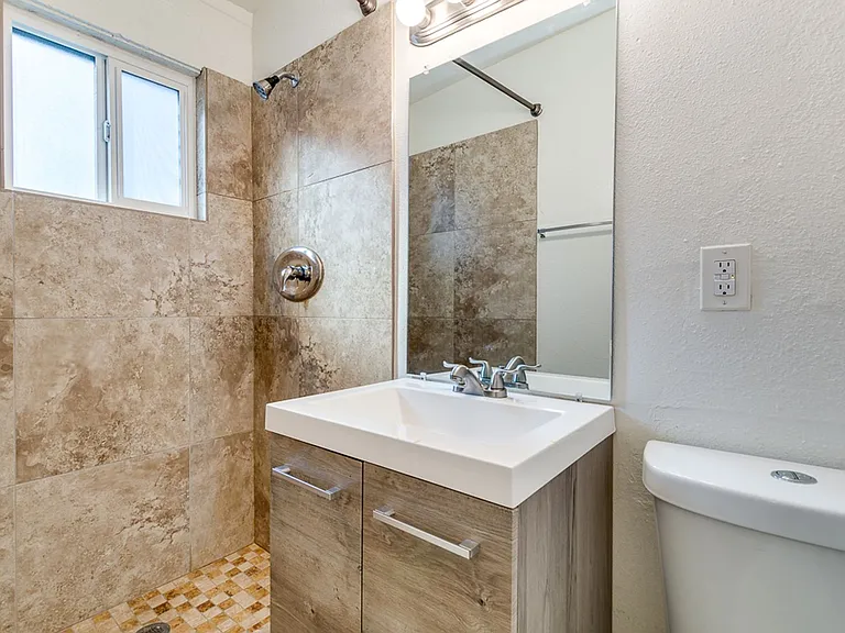 1809 E Virginia Ave — Photo 9