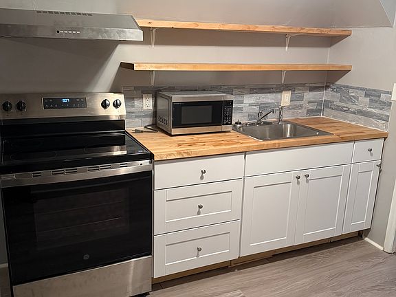 5th image of 141 Washington Ave APT 5