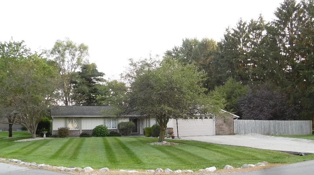 1120 Ridgewood Ln photo 1