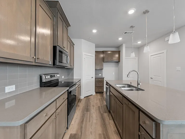 800 Emerling Dr — Photo 11