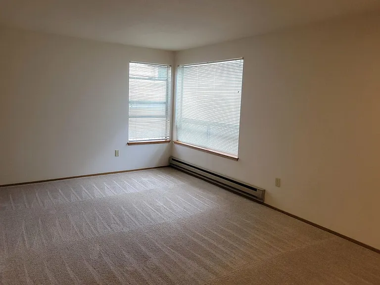 Kelly Anne Apartments — Photo 15