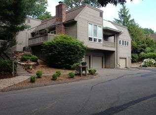 1 Mulberry Ln, Avon, CT 06001