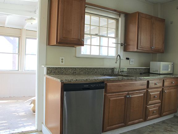 4th image of 14 Pond St #2R