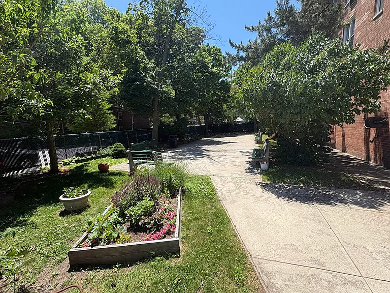 67-50 Thornton Pl #2U — Photo 12
