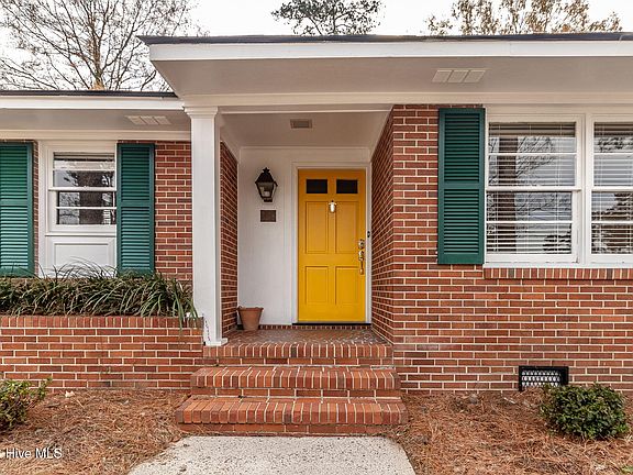 2nd image of 2908 Stratford Drive