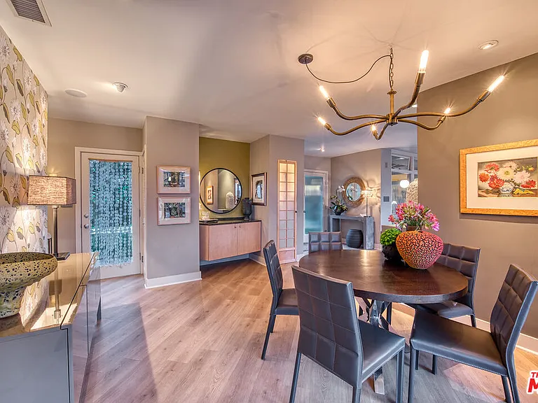3827 Rhodes Ave — Photo 9