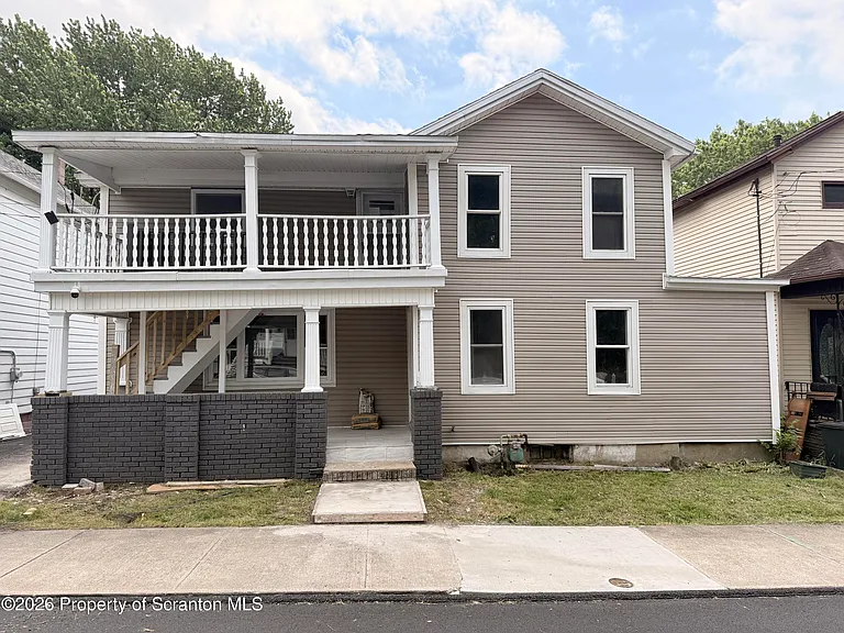 129-131 S Bromley Ave #FRONT — Photo 1