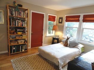 2537 36th Ave W, Seattle, WA 98199