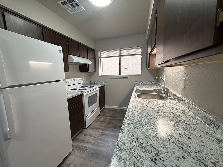 1575 Monte Vista Dr #2 — Photo 6