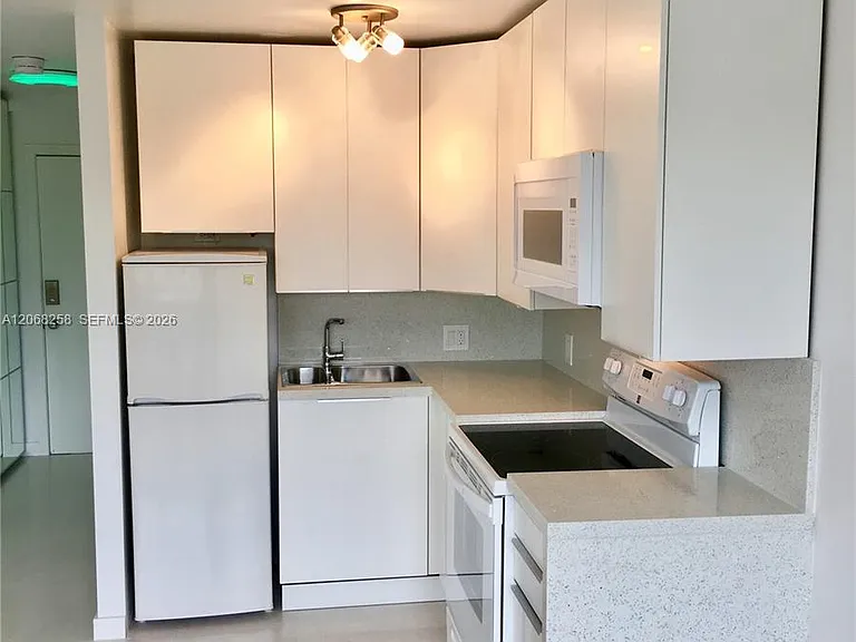 6484 Indian Creek Dr #205 — Photo 10