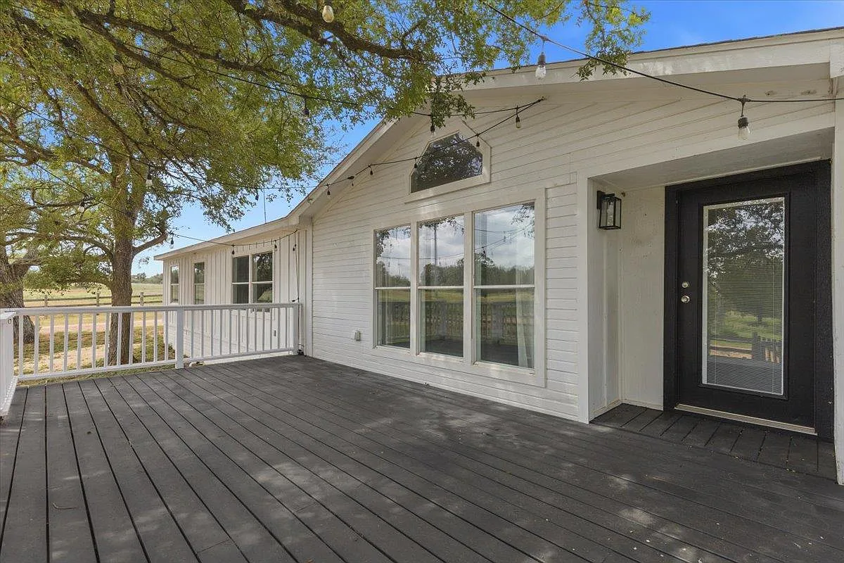 5 bed, 3.0 bath, 2113 sqft, $2,500 — Photo 4