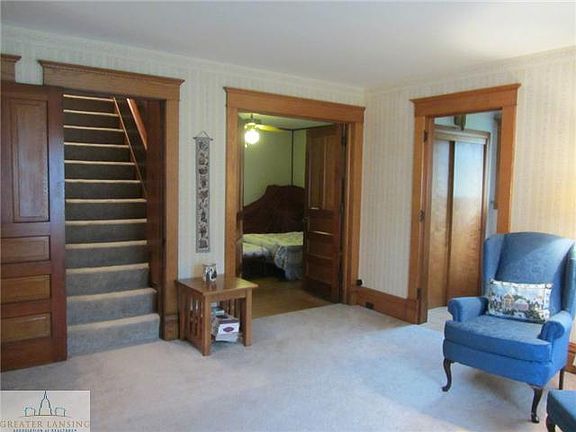 5th image of 304 E 1st St