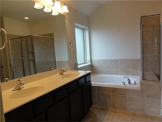 4203 Vining Rose Ct — Photo 5
