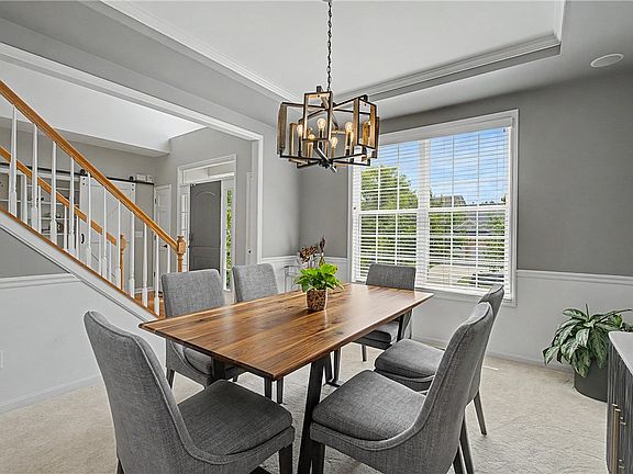 4th image of 50 Bridgewater Dr
