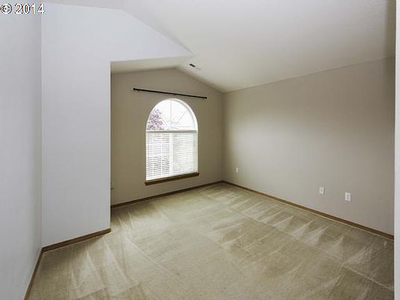 5th image of 5620 NE 51st Ct