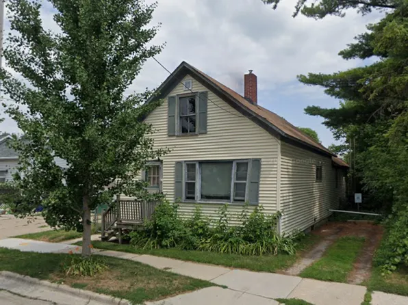 1211 Saint Clair St, Green Bay, WI 54301