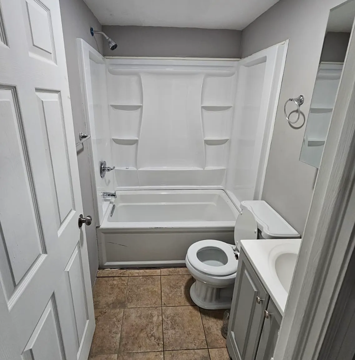 2 bed, 900 sqft, $1,300 — Photo 3