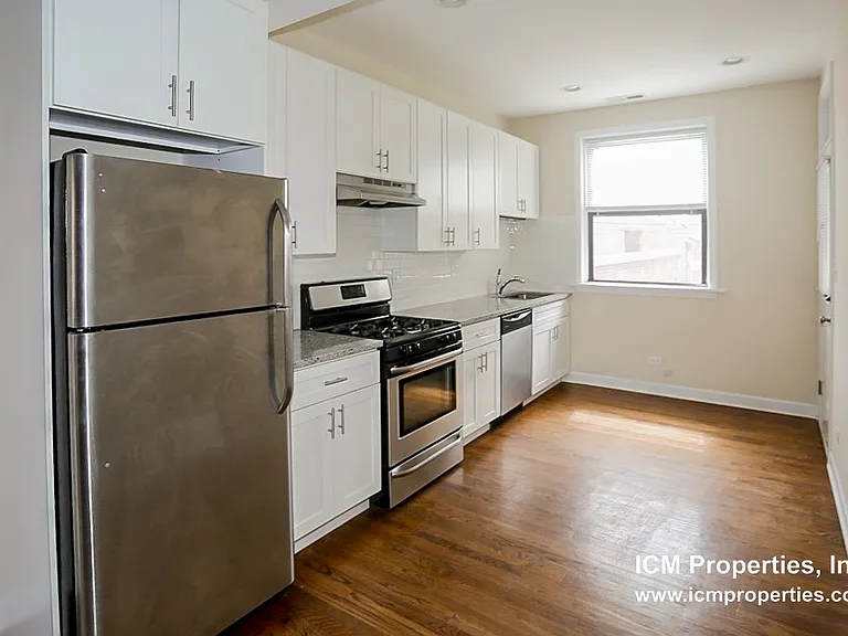 1830 W Leland Ave #3 — Photo 2