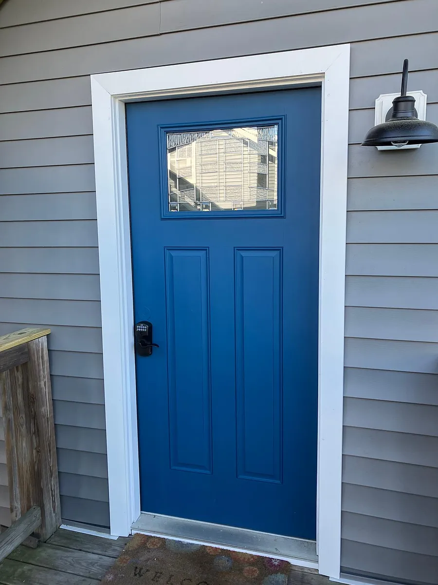 Private Entrance - 227 16th Ave #B