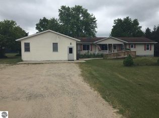 4021 W Houghton Lake Rd, Lake City, MI 49651