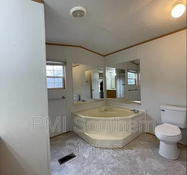1374 Meadowlark Ln — Photo 7