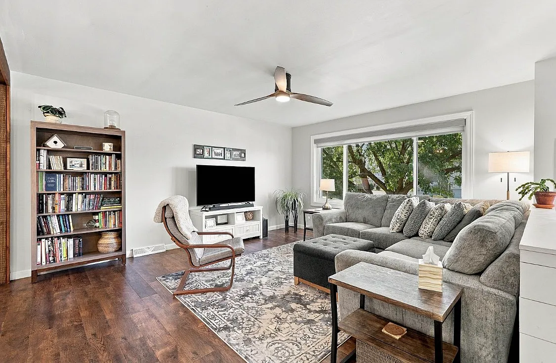 3 bed, 1672 sqft, $2,980 — Photo 3