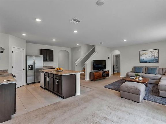 2nd image of 979 Sun Burst Rd