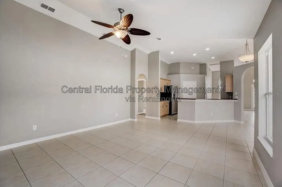 3 bed, 2.0 bath, 1793 sqft, $2,599 — Photo 2