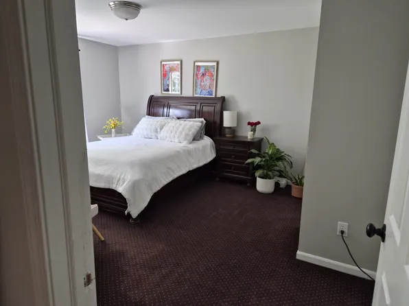 4452 Jordan Dr, Grand Blanc, MI 48439