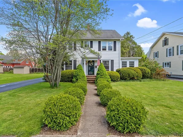 706 4th St, Liverpool, NY 13088