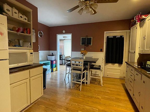 5th image of 309 E Main St