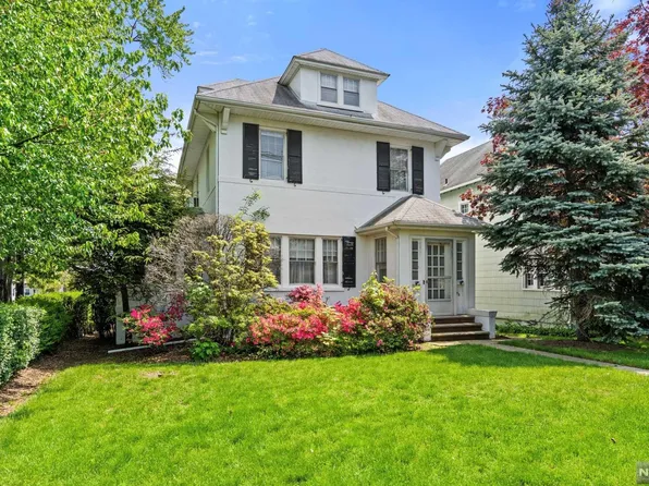 592 Maywood Ave, Maywood, NJ 07607