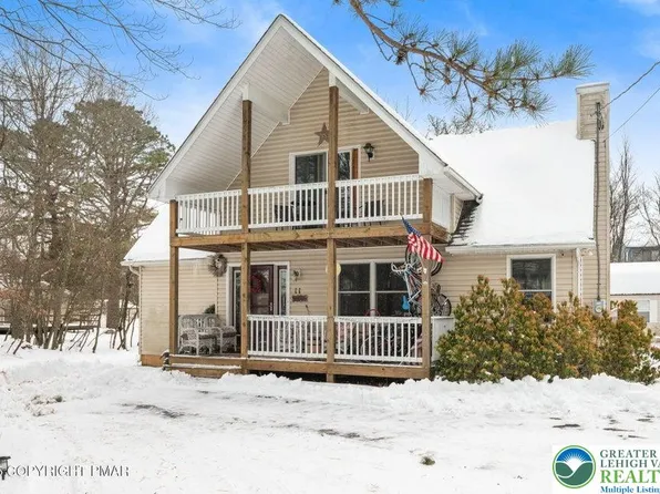 11 Bishop Cir, Albrightsville, PA 18210