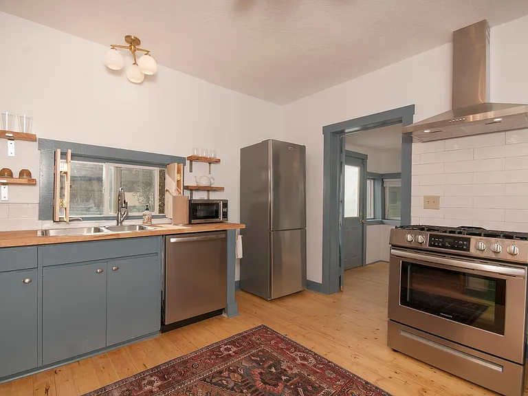 2289 Kelly Ave SW — Photo 12