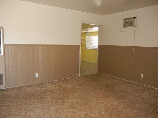 3rd image of 1051 W Avenue L4