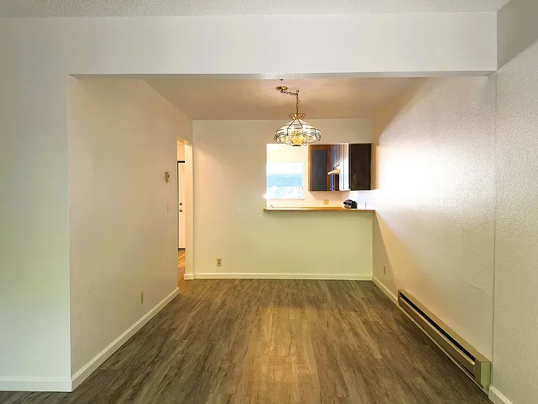 1358 Parkway Dr — Photo 4