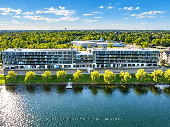 350 Prince Charles Dr #326, Welland, ON L3C 7B3
