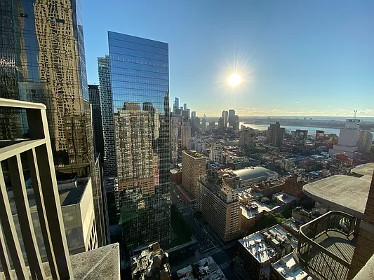 Rented by Apartment Luxe Realty Group, Inc | media 42