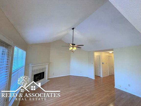 2nd image of 6988 Bellevue Trce