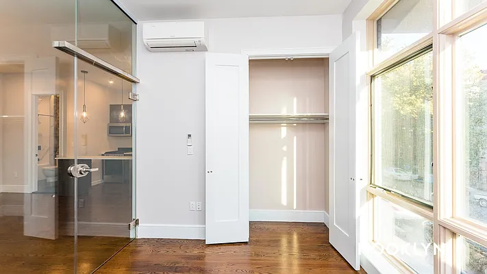 Rented by Nooklyn NYC LLC | media 30