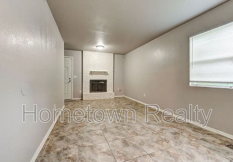 312 NW 118th St — Photo 4