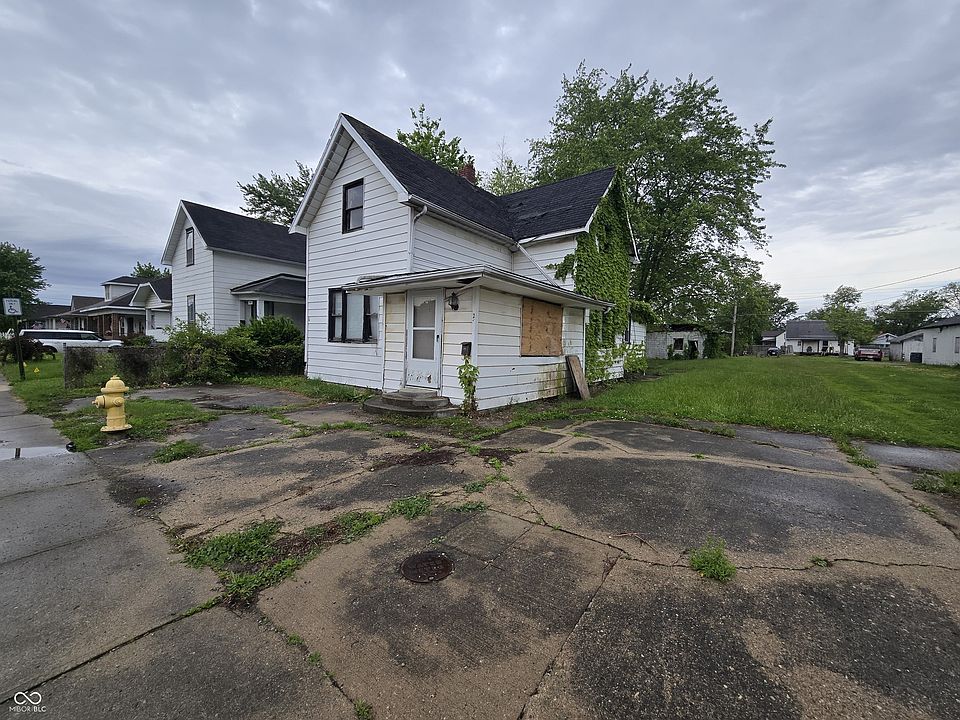 1st image of 2703 Main St