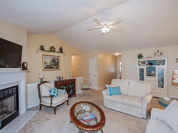 3rd image of 4116 W Carrousel Ln