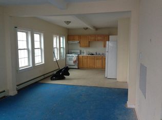 28 Spring St, Hyannis, MA 02601