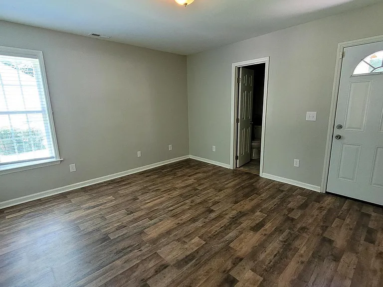 539 N Taylor St — Photo 10