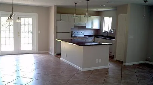 2 bed, 2.0 bath, 996 sqft, $2,450 — Photo 3