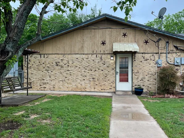 2113 W Pearl St, Granbury, TX 76048