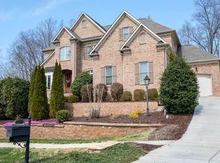 7646 Henson Forest Dr, Summerfield, NC 27358