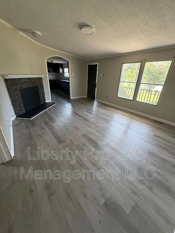 3 bed, 2.0 bath, 1260 sqft, $1,275 — Photo 4